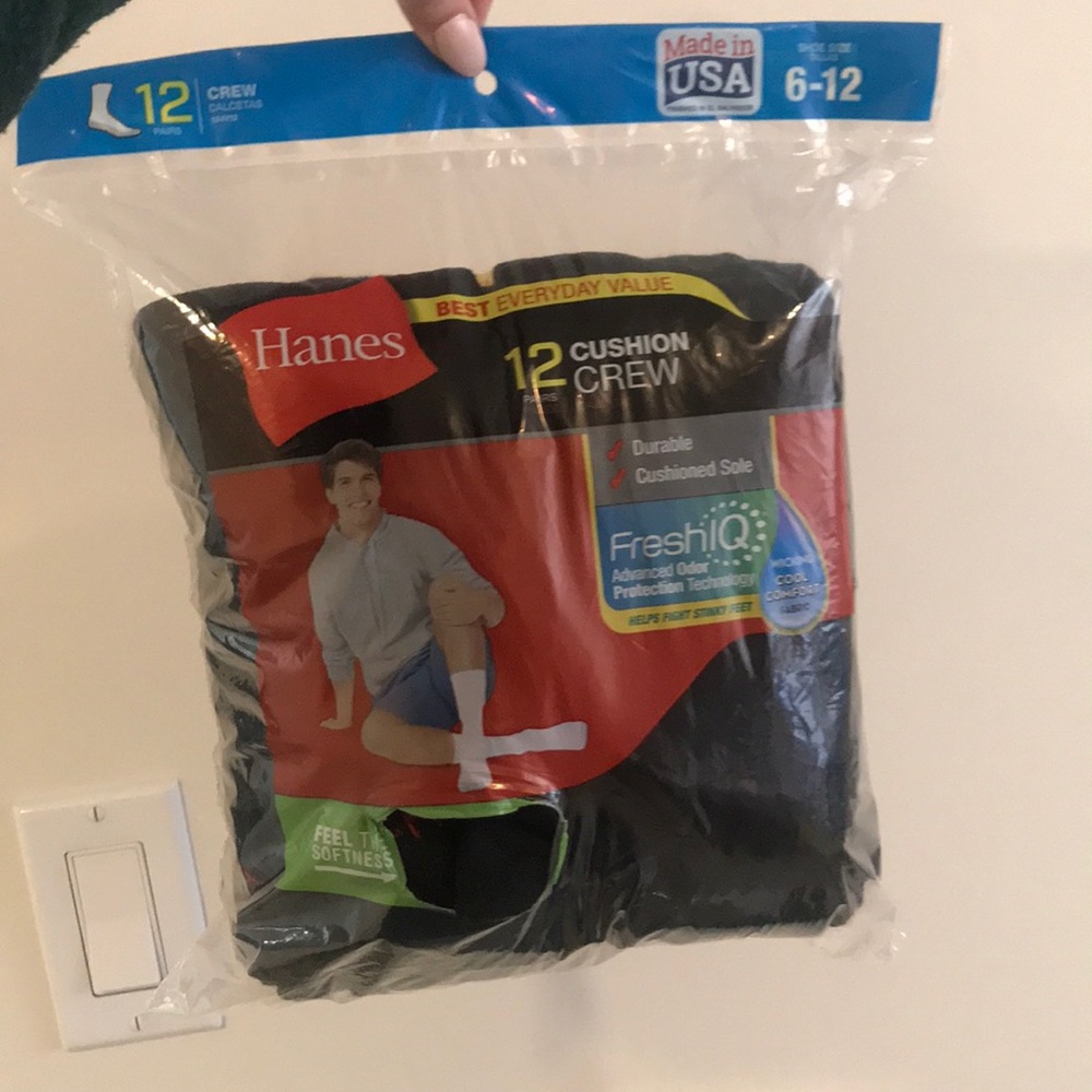 12 pairs of Hanes crew cut black socks size 6-12